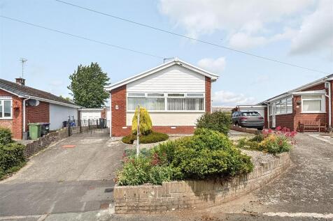 South View, Oswestry. 3 bed detached bungalow for sale
