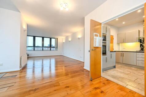 Westferry Road, Isle Of Dogs, London... 3 bed flat for sale
