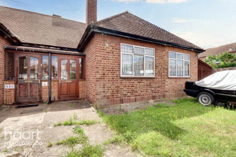 Harrow Crescent, Romford 3 bed bungalow for sale