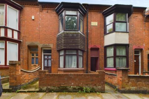 Vicarage Lane, Belgrave 3 bed terraced house for sale