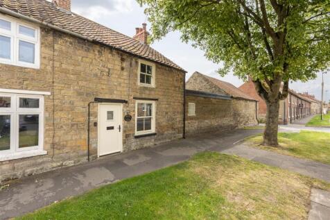 Plum Tree Cottage, 50, Westgate... 3 bed cottage for sale