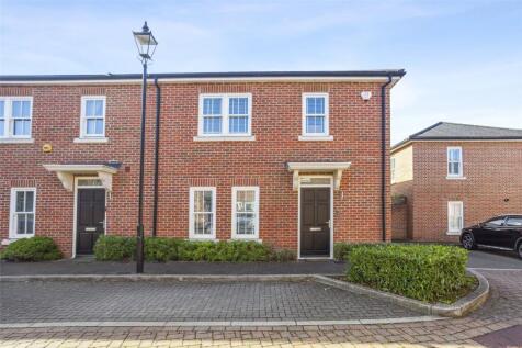 Mobbs Close, Stoke Poges, SL2 3 bed end of terrace house for sale