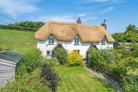 2 bedroom semi-detached house for sale