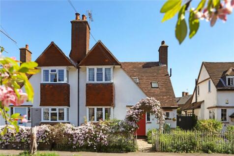 Osborn Road, Farnham, Surrey, GU9 3 bed semi