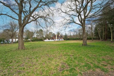 6 bedroom detached house for sale