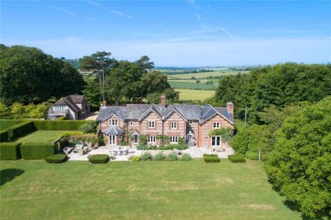 6 bedroom detached house for sale