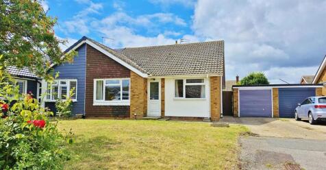 2 bedroom semi-detached bungalow for sale