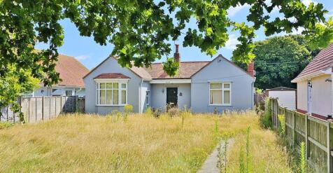 2 bedroom detached bungalow for sale