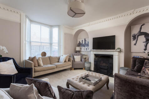 7 bedroom semi-detached house for sale