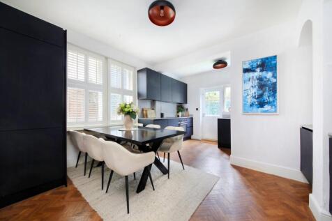 Aristotle Road, Clapham 2 bed flat for sale