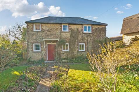Stream Lane, Nutbourne, West Sussex... 2 bed house for sale