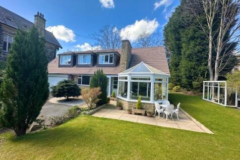 Clifton Road, Skircoat Green, Halifax 5 bed detached house for sale