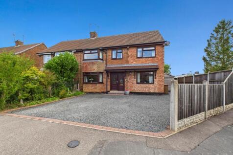 4 bedroom semi-detached house for sale