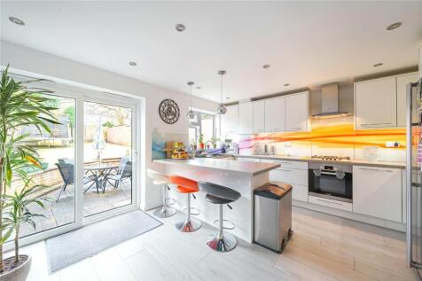 Greenvale Road, Knaphill, Woking... 5 bed end of terrace house for sale