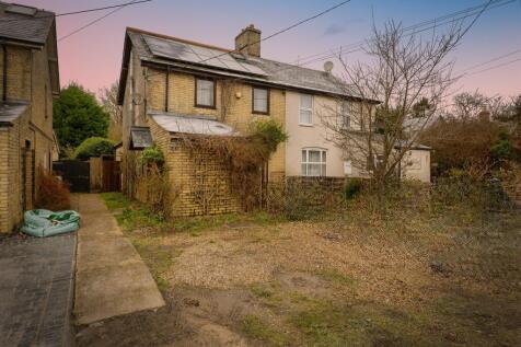 4 bedroom semi-detached house for sale
