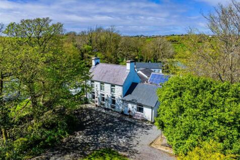 2 bedroom country house for sale
