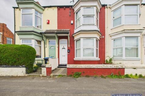 5 bedroom terraced house for sale