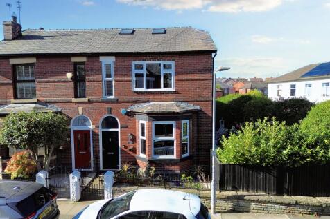 4 bedroom semi-detached house for sale