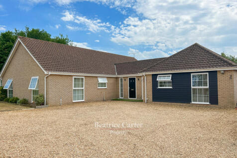 Poplar Estate, Bury St. Edmunds IP28 6 bed detached bungalow for sale