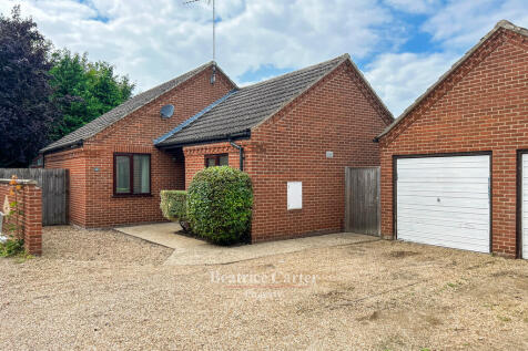 Oak Drive, Bury St. Edmunds IP28 3 bed detached bungalow for sale