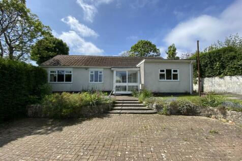 4 bedroom detached bungalow for sale