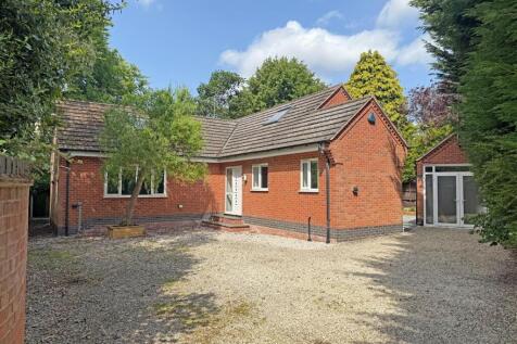 2 bedroom detached bungalow for sale