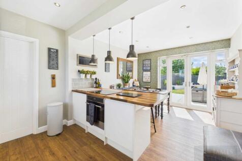 Stanford Close, Cold Ashby... 3 bed semi