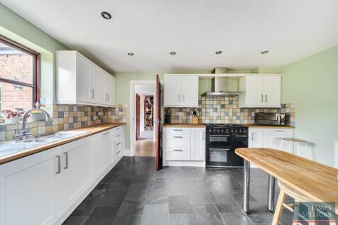 Keepers Cottage, Long Lane... 4 bed detached house for sale