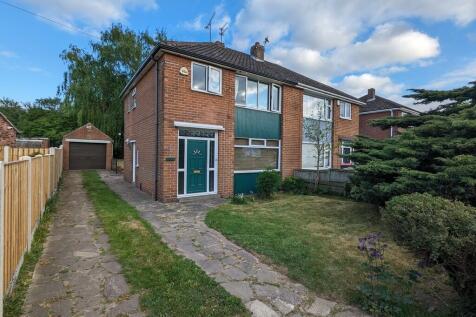3 bedroom semi-detached house for sale