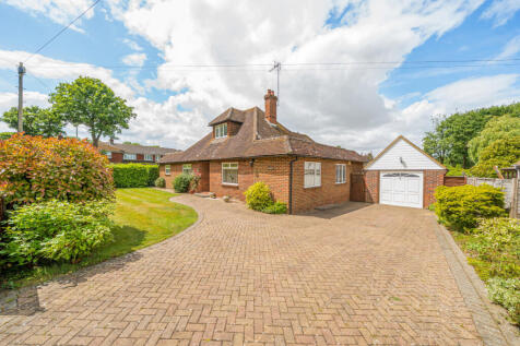 Grove Road, Cranleigh, GU6 3 bed bungalow for sale