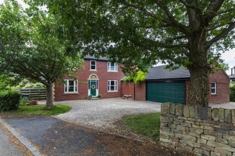 Crowlees Road, Mirfield WF14 4 bed detached house for sale