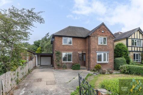 Park Drive, Mirfield WF14 3 bed detached house for sale