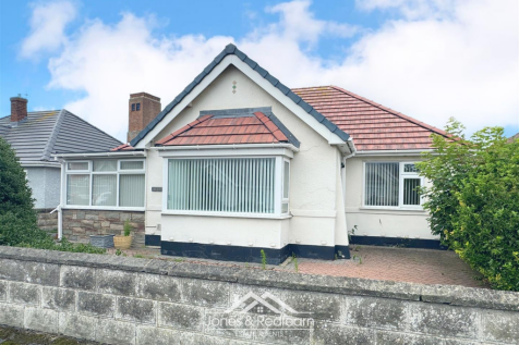 Burns Drive, Rhyl 2 bed detached bungalow for sale