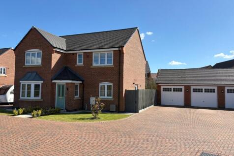 4 bedroom detached house for sale