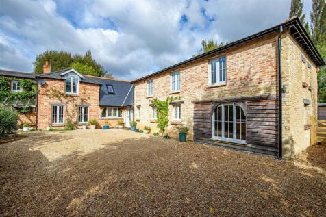 4 bedroom country house for sale