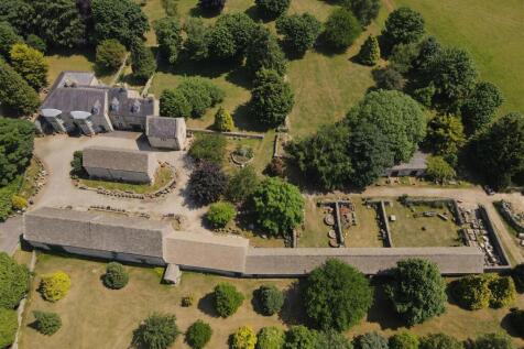 9 bedroom farm house for sale