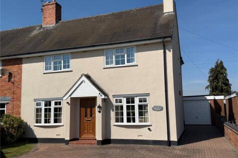 3 bedroom semi-detached house for sale