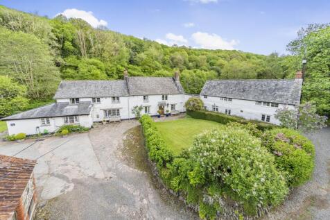 6 bedroom detached house for sale