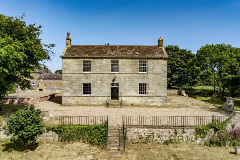 Bamburgh, Northumberland, NE69 5 bed detached house for sale