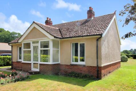 Wickham, Hampshire 2 bed detached bungalow for sale