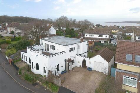 5 bedroom semi-detached house for sale