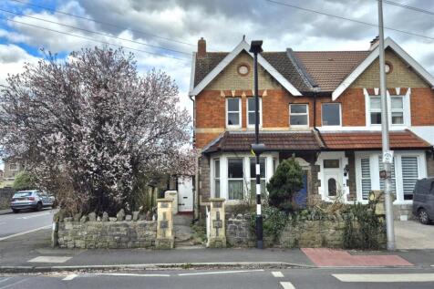 5 bedroom semi-detached house for sale