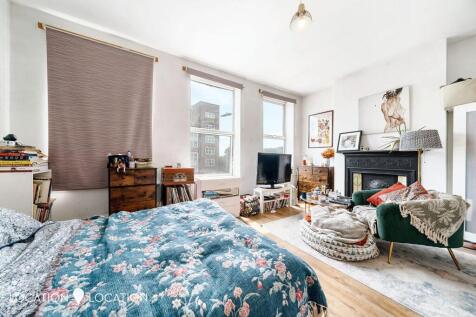 Stoke Newington Church Street... 3 bed maisonette for sale
