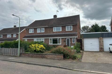 Cavendish Road, Stowmarket IP14 3 bed semi