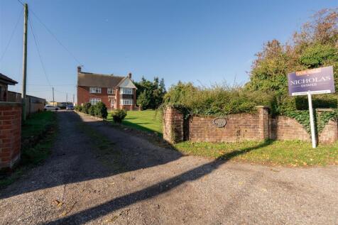 Ipswich Road, Gosbeck IP6 4 bed detached house for sale