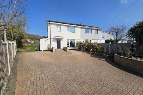 St. Marys Crescent, East Leake 3 bed semi