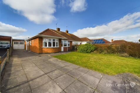 3 bedroom semi-detached bungalow for sale