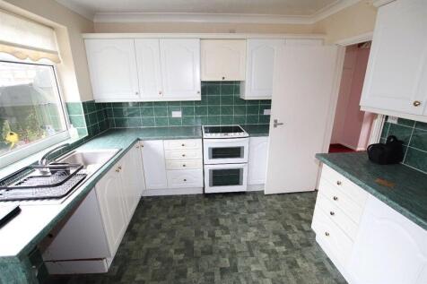 Gouldings Avenue, Walton on the Naze... 2 bed detached bungalow for sale