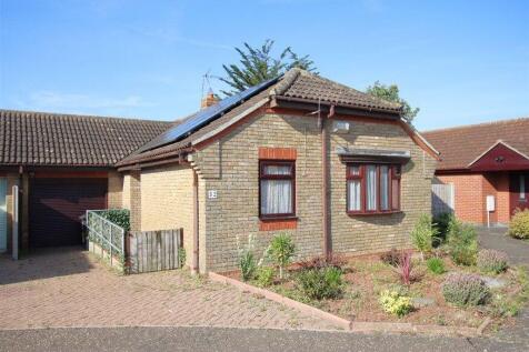 Havering Close, Clacton on Sea 2 bed detached bungalow for sale