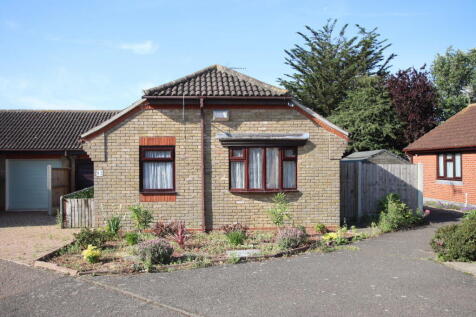 Havering Close, Clacton on Sea, CO15 2 bed bungalow for sale